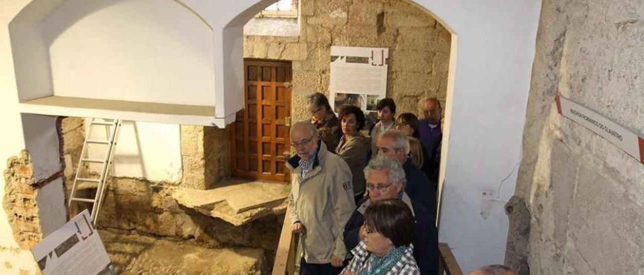 Una de las últimas visitas realizadas al Museo Arqueológico, que permanece cerrado. // Iñaki Osorio