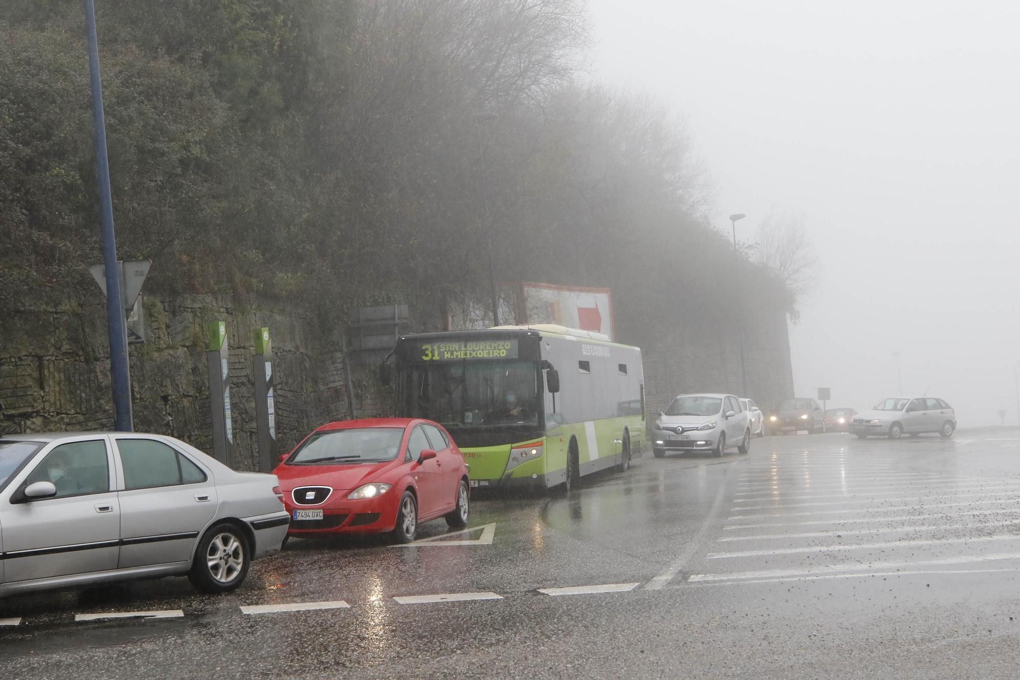 Una mañana de colapso para pruebas PCR en el Autocovid del Meixoeiro