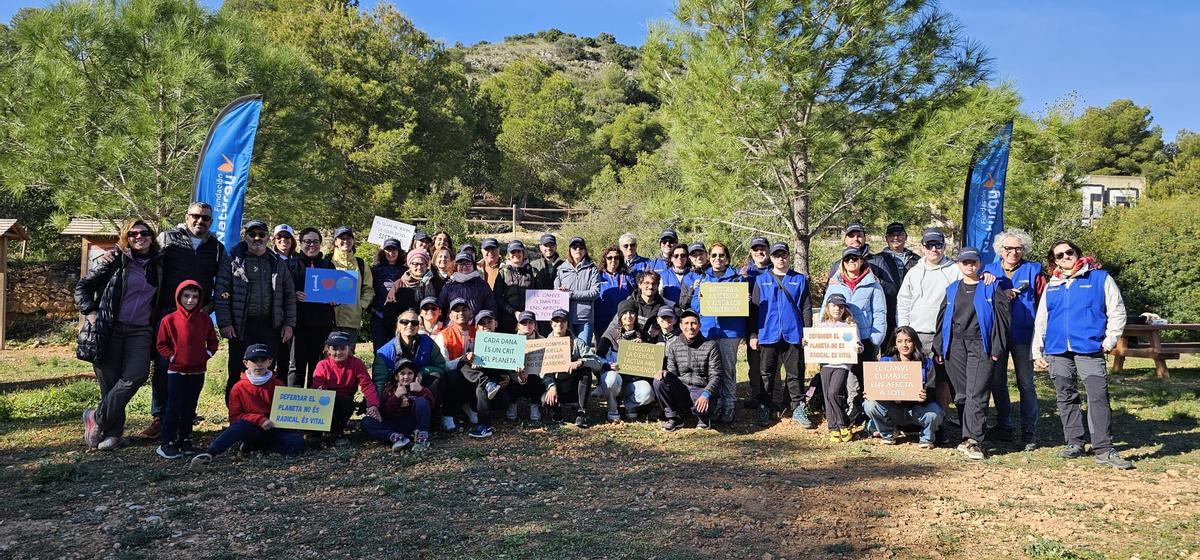 Participantes en la jornada del voluntariado ambiental de Torrent