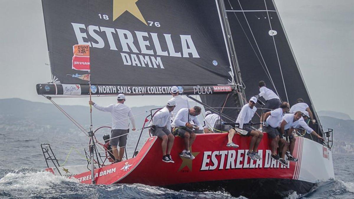 El Estrella Damm Sailing Team en acción en la cuarta jornada de la Copa del Rey Mapfre