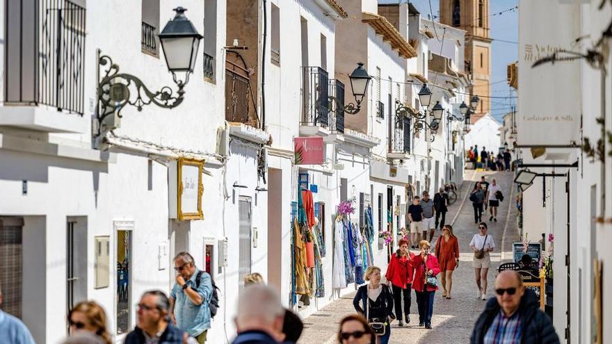 España rozó los 24 millones de turistas hasta abril de 2024, un 14,5% más