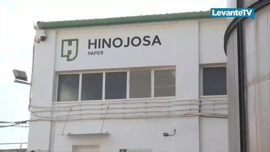 Pérez LLorca visita Hinojosa Paper, empresa que va a invertir 36 millones en la planta de l´Alqueria d´Asnar