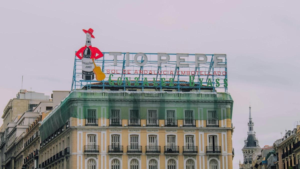 El famoso cartel de Tío Pepe en la Puerta del Sol de Madrid capital