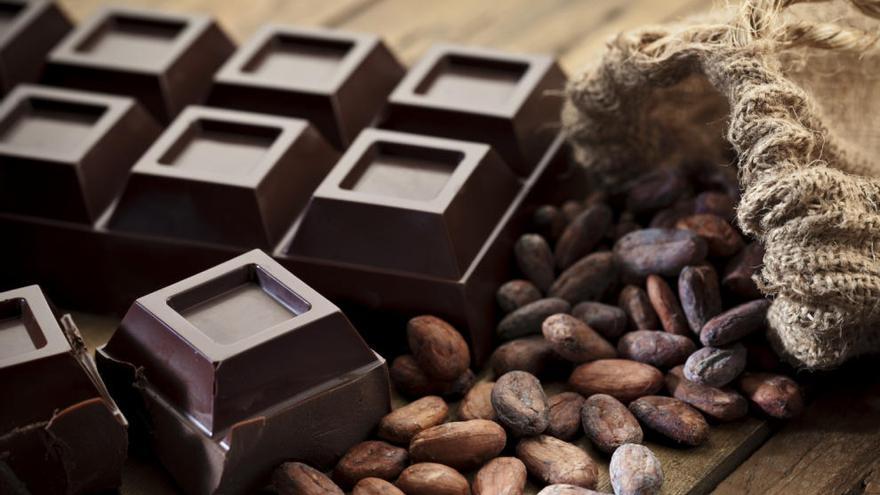 El chocolate negro tiene una gran concentración de antioxidantes.