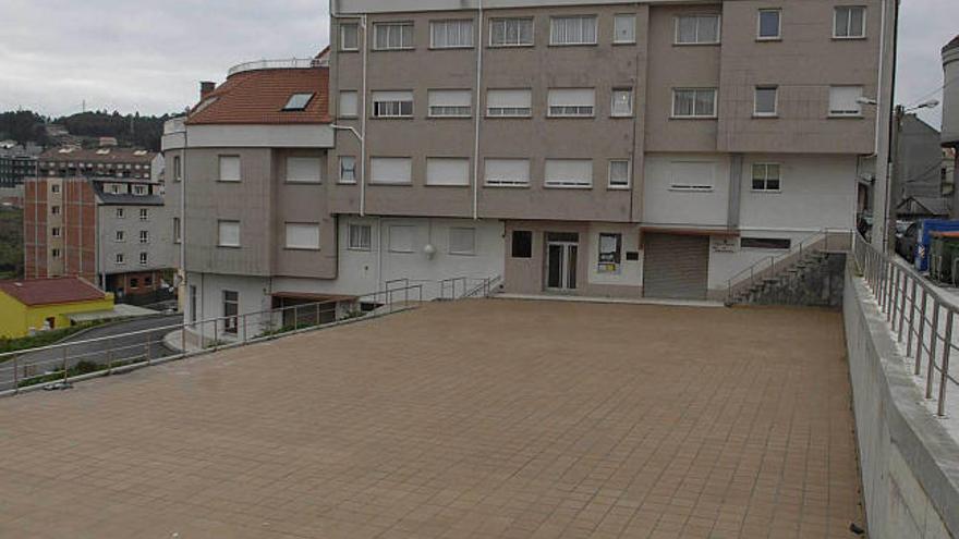 Plaza entre las comunidades de propietarios Barrionuevo 20 y Barrionuevo 22. / fran martínez