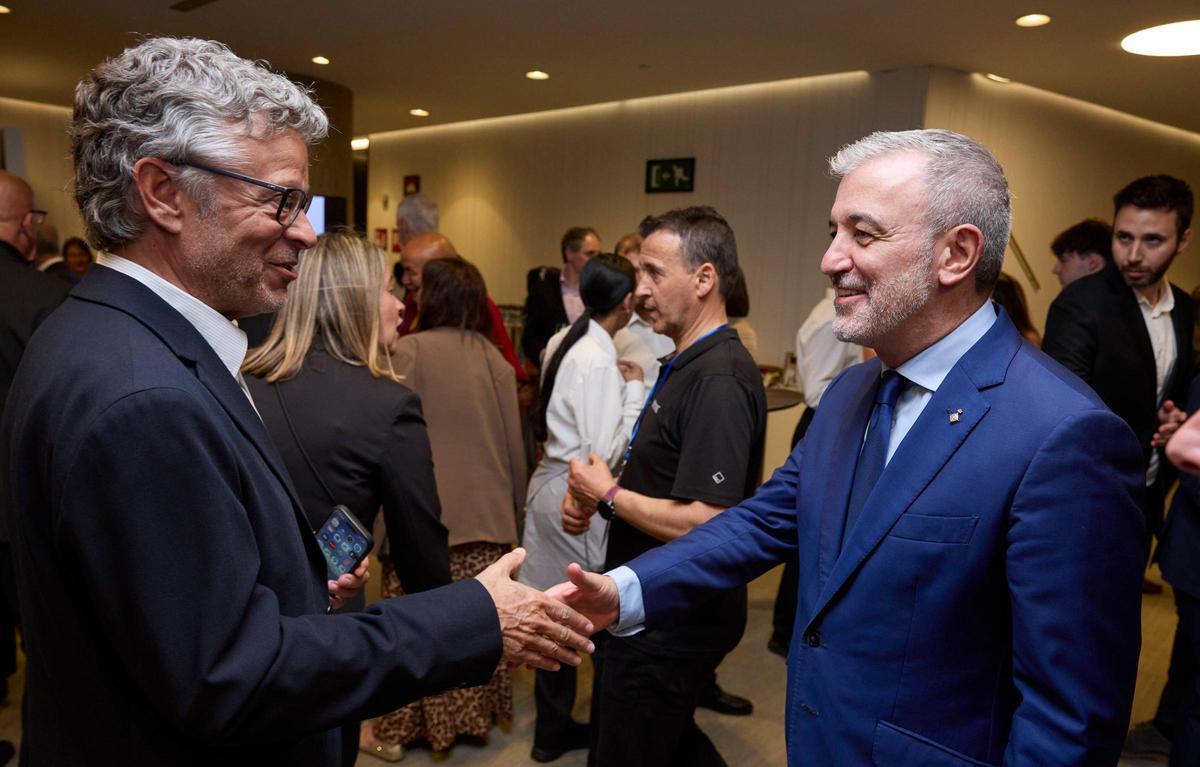 Joan Vehils, director de SPORT, con Jaume Collboni, alcalde de Barcelona