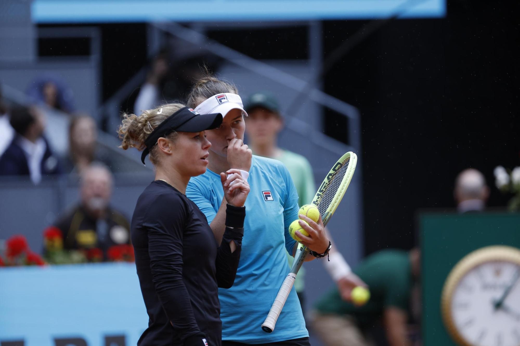 Las mejores imágenes de la final de dobles femenino del Mutua Madrid Open ganada por Sara Sorribes y Cristina Bucsa