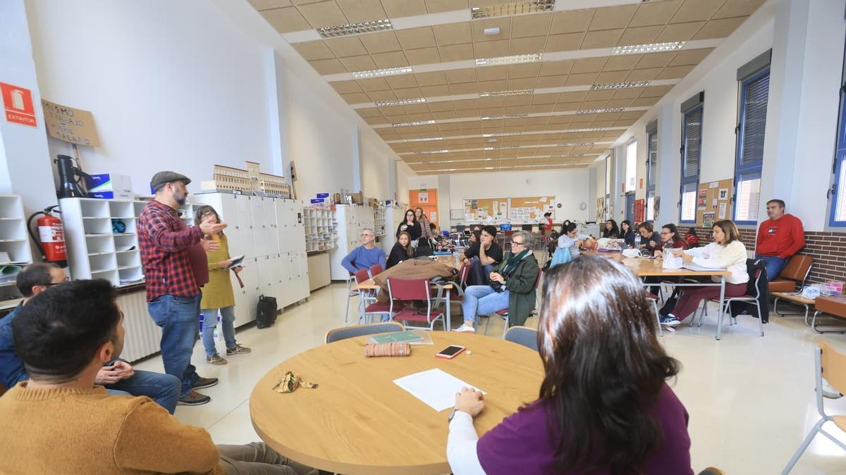 Así ha sido la manifestación de profesores en defensa de mejoras laborales y salariales en Alicante