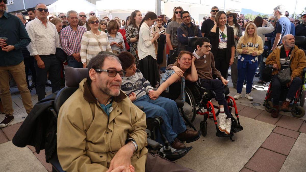 El barrio de O Piñeiriño se volcó en la ayuda a los usuarios del centro de Amencer-Aspace.
