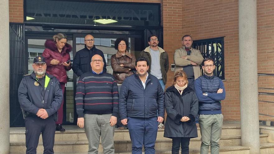 Albal guarda un minuto de silencio por las víctimas del accidente ferroviario