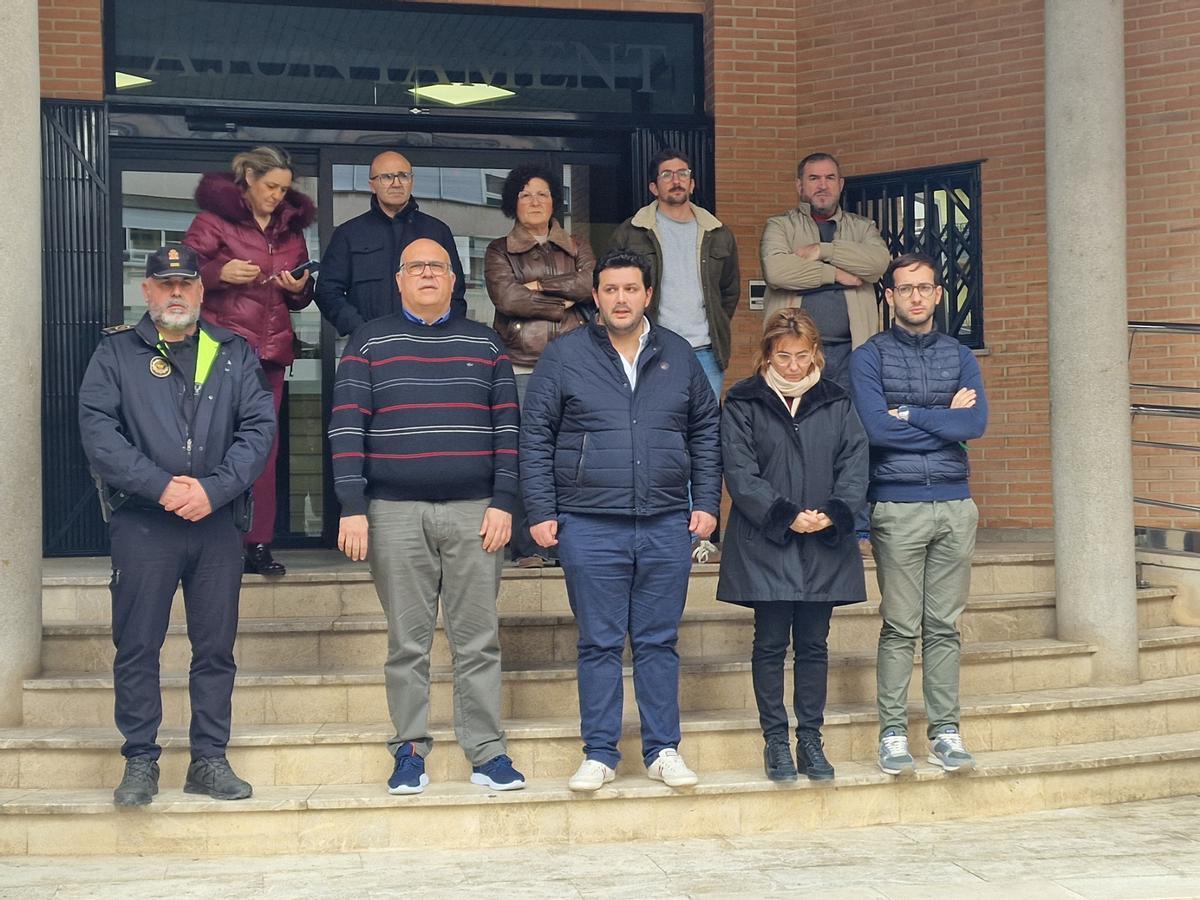 Minuto de silencio en Albal por la tragedia ferroviaria de Adamuz.