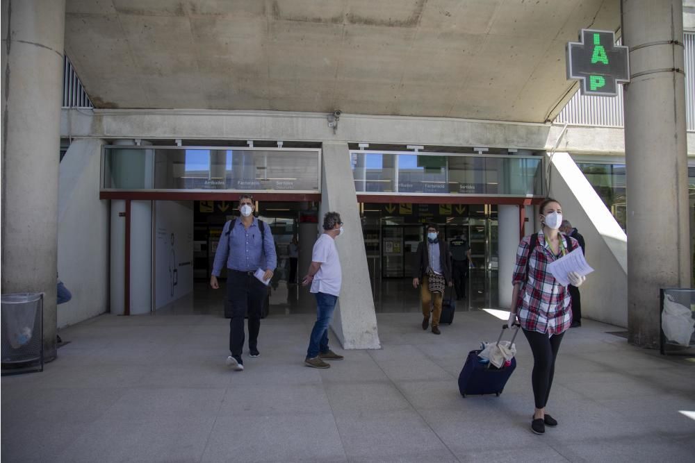 Son Sant Joan prohíbe la entrada si no se lleva tarjeta de embarque