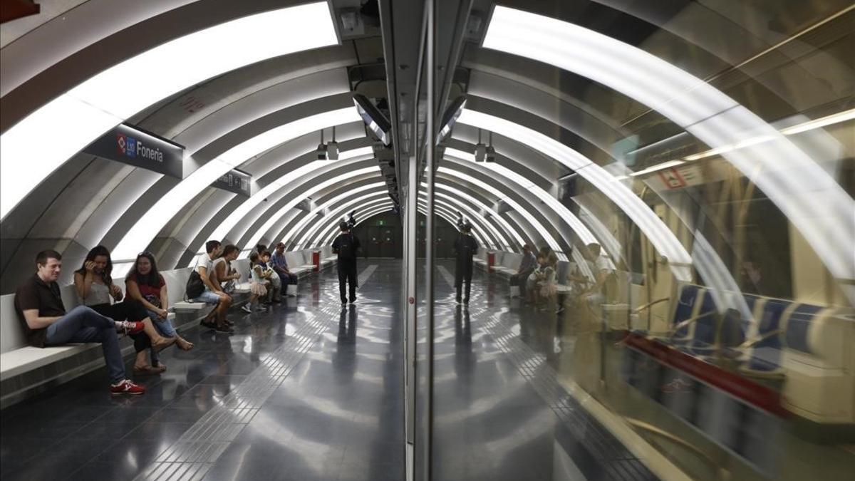 Estación de metro de Foneria, de la línea 10 Sud