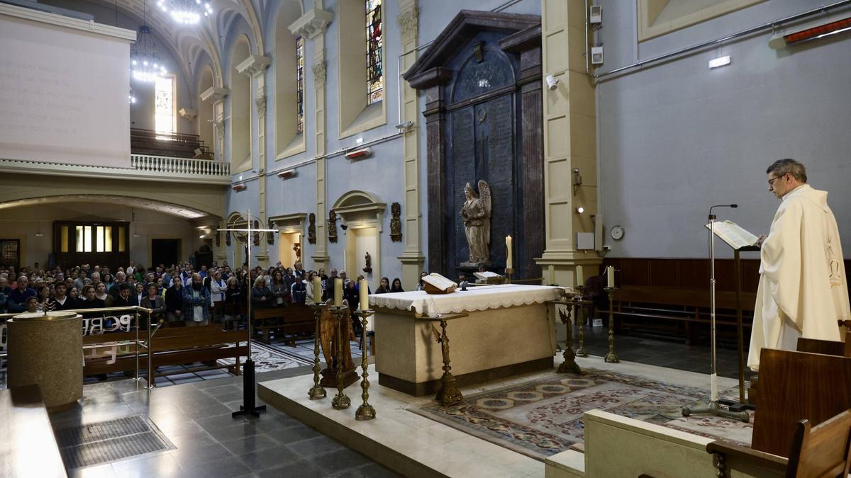 Gijón rinde homenaje al Papa Francisco, de los jesuitas a San Pedro (en imágenes)