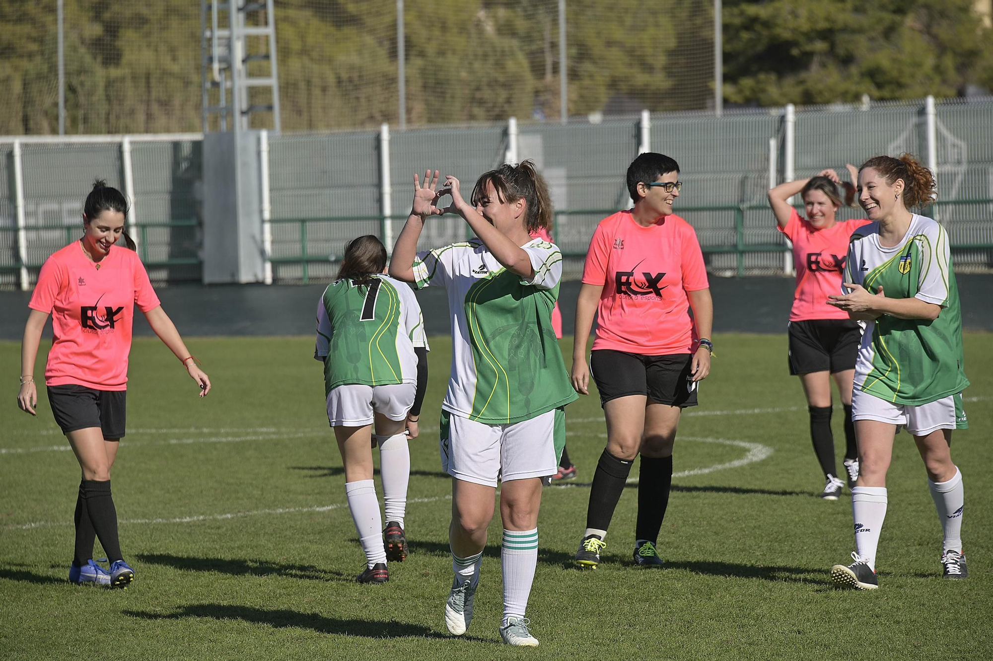 Partido de futbol benefico populares informadores