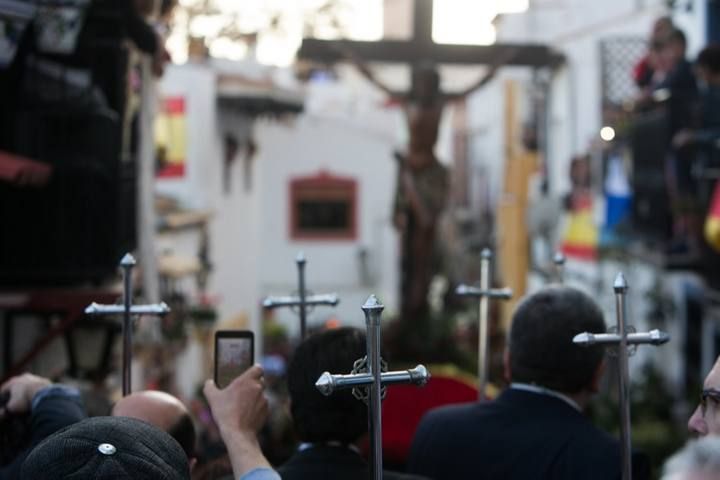 Alicante se vuelca con la procesión de Santa Cruz