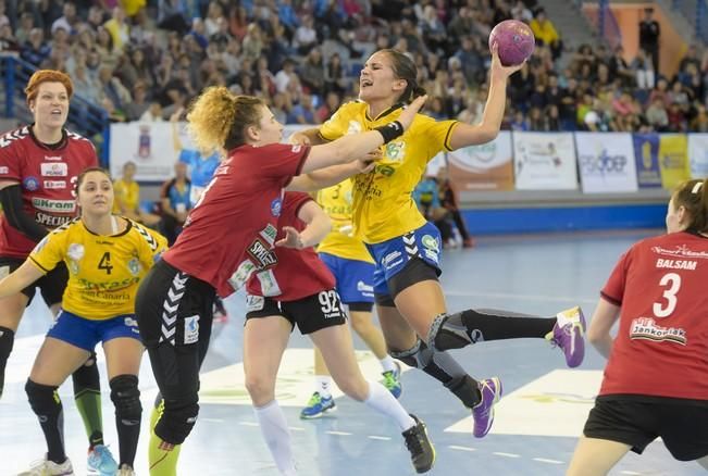 Semifinal de la Challenge Cup entre el Balonmano ...