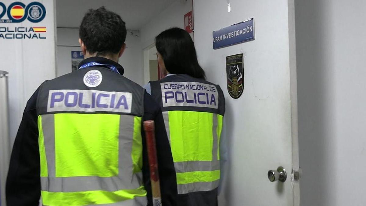 Agentes de la Unidad de Familia y Mujer (Ufam) de la Policía Nacional.