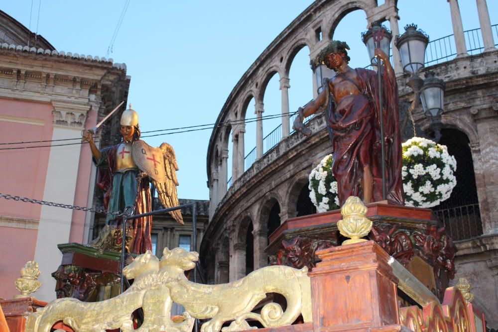 Llegada de las Rocas a la Plaza de la Virgen