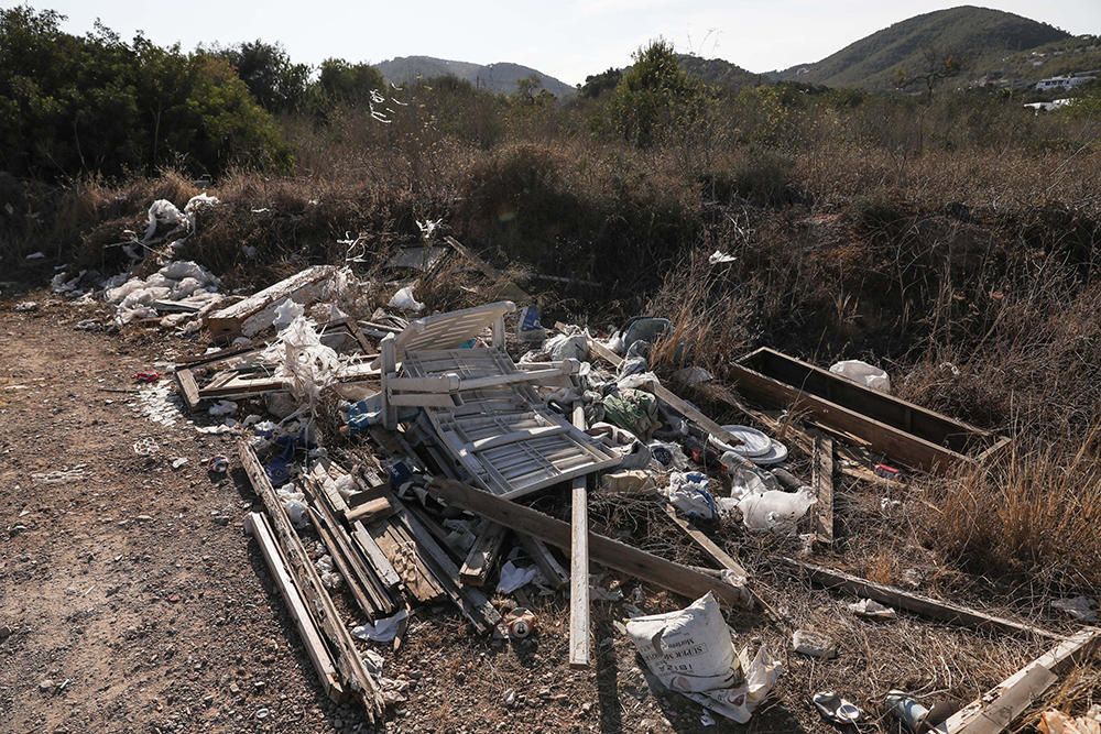 Suciedad y basura en Ca n'Escandell