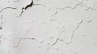 Repara las grietas de las paredes de tu casa con esta masilla adhesiva