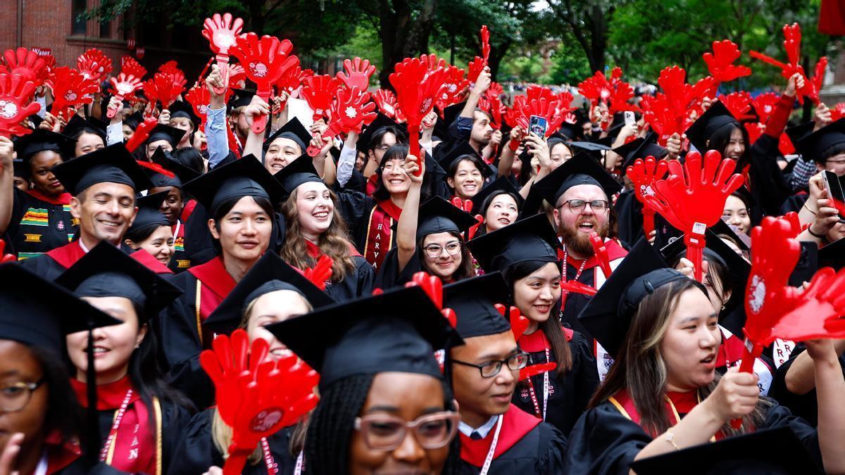 Graduación de alumnos de Harvard, el pasado año.