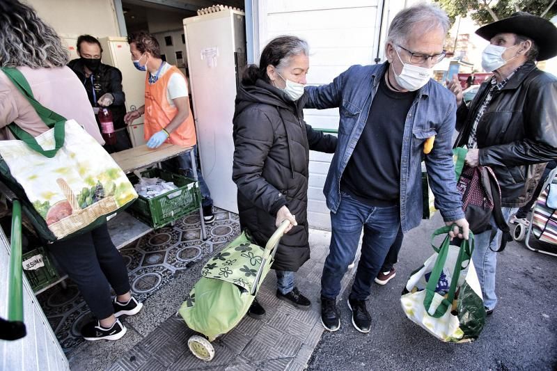 Enrique Arriaga se reúne con la asociación de vecinos del barrio de García Escámez