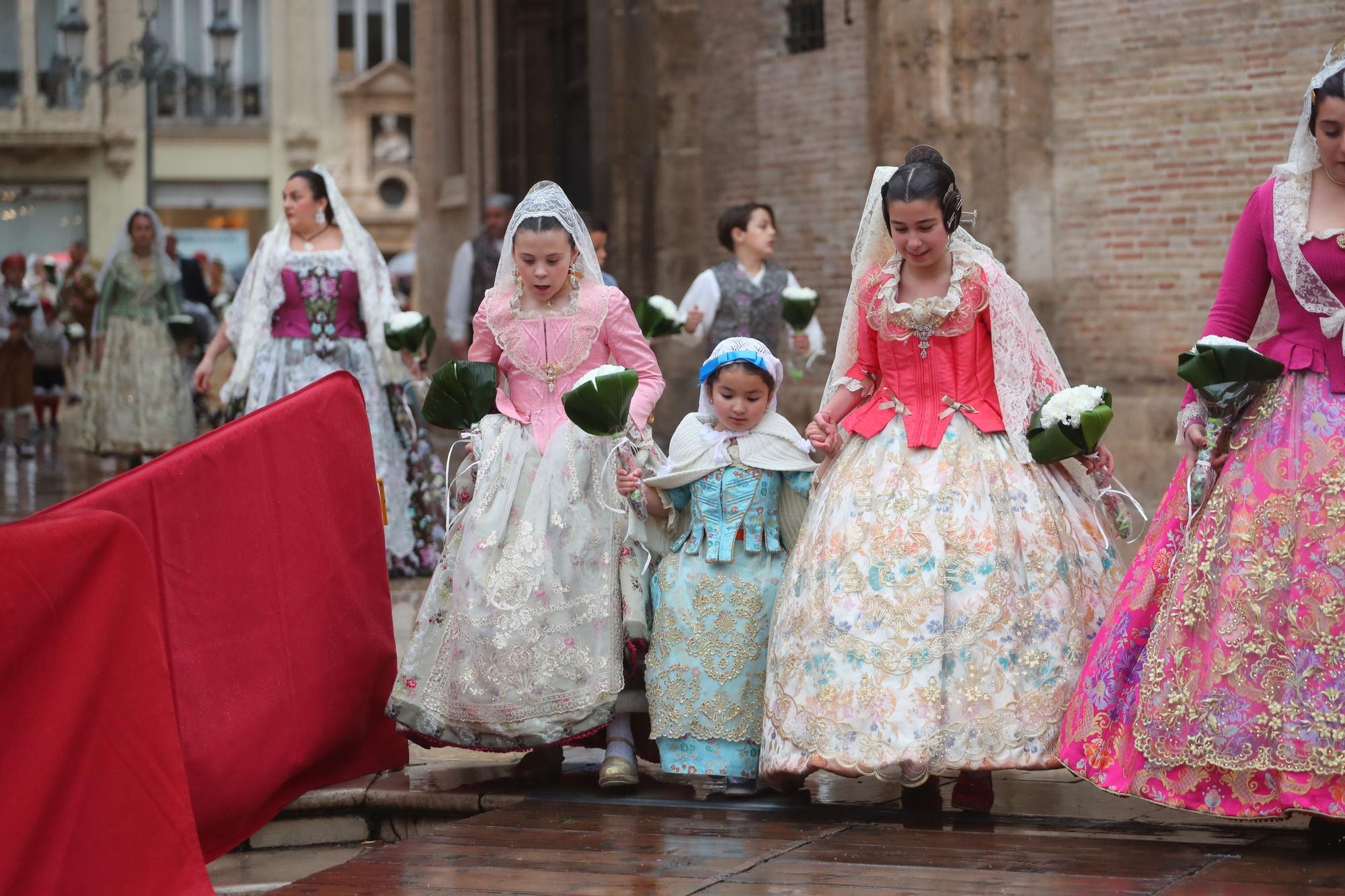 Búscate en el primer día de ofrenda por la calle de la Paz (entre las 17:00 a las 18:00 horas)