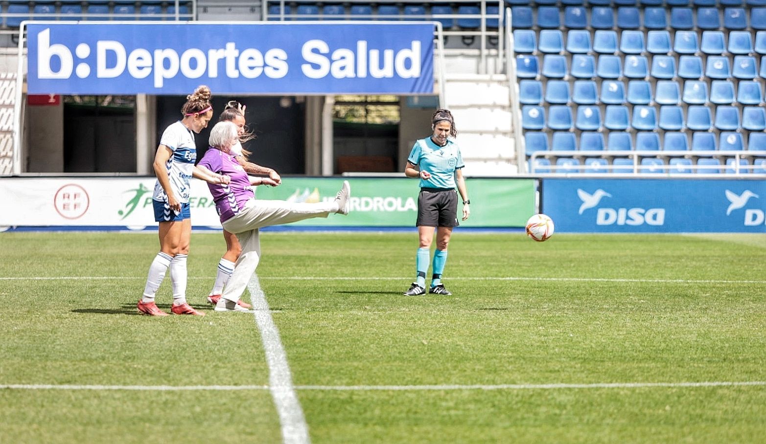 Partido futbol UDG Tenerife-Sevilla de Primera Iberdrola liga femenina