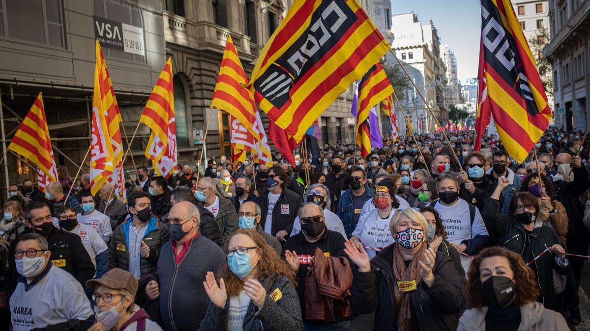 Manifestación de UGT y CCOO el pasado diciembre en Barcelona para exigir mejores salarios.