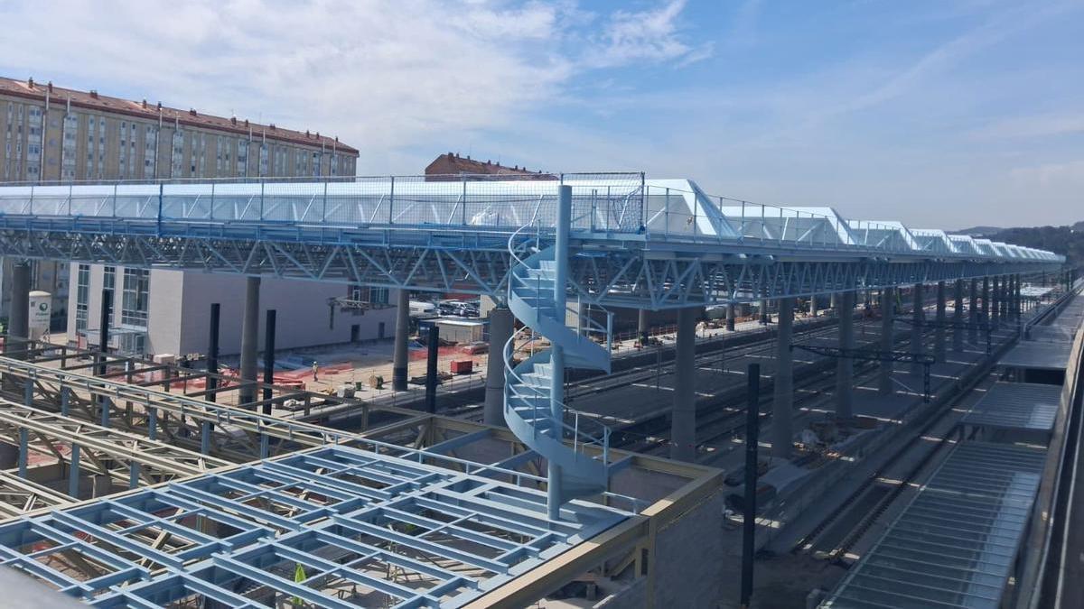 Remodelación de la marquesina y la zona de andenes.