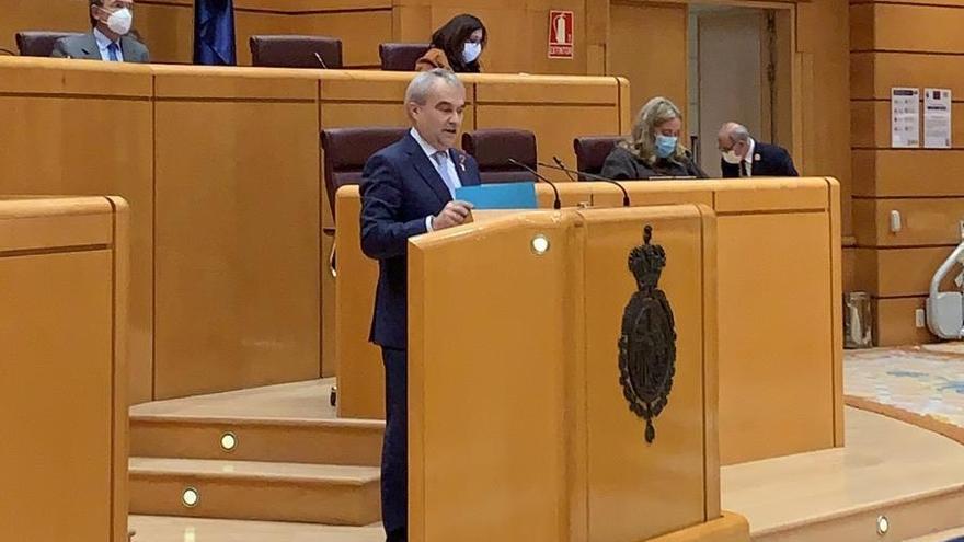 El senador Francisco Javier Fragoso durante la sesión en la Cámara Alta.