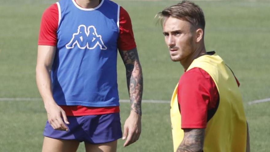 Aleix Garcia entrenant-se ahir a Riudarenes.