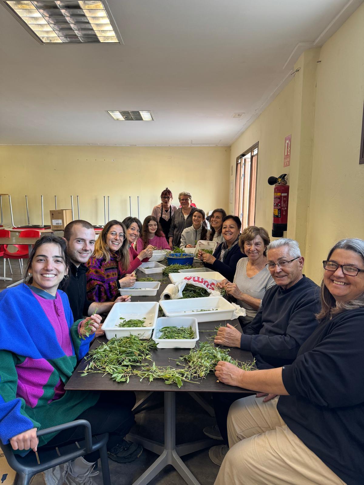 Galería: las imágenes del taller de cuinat organizado por la Asociación de Vecinos de Can Tomàs Galería: las imágenes del taller de cuinat organizado por la Asociación de Vecinos de Can Tomàs