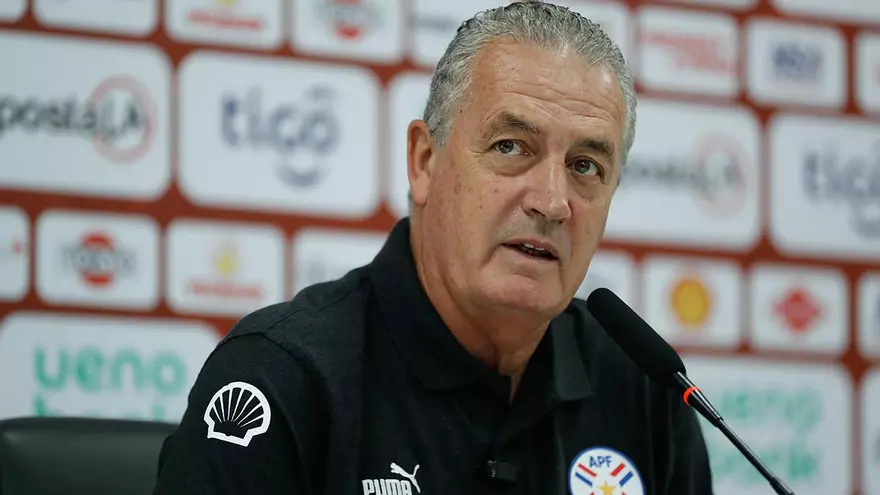 Alfaro cita a Córtazar para explicar su relación con Paraguay: "Andaban sin buscarse..."