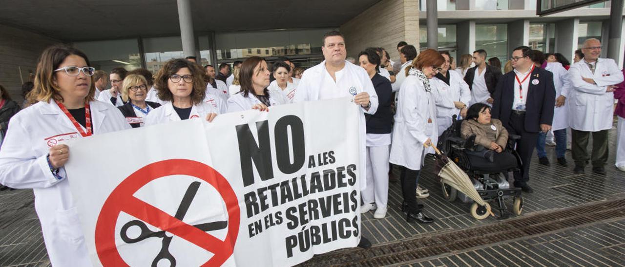 Imagen de archivo de una movilización convocada en Castelló por los recortes.