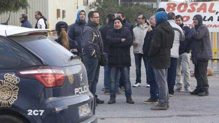 La dirección de Bosal prohíbe la entrada de los trabajadores a su factoría en Sagunt