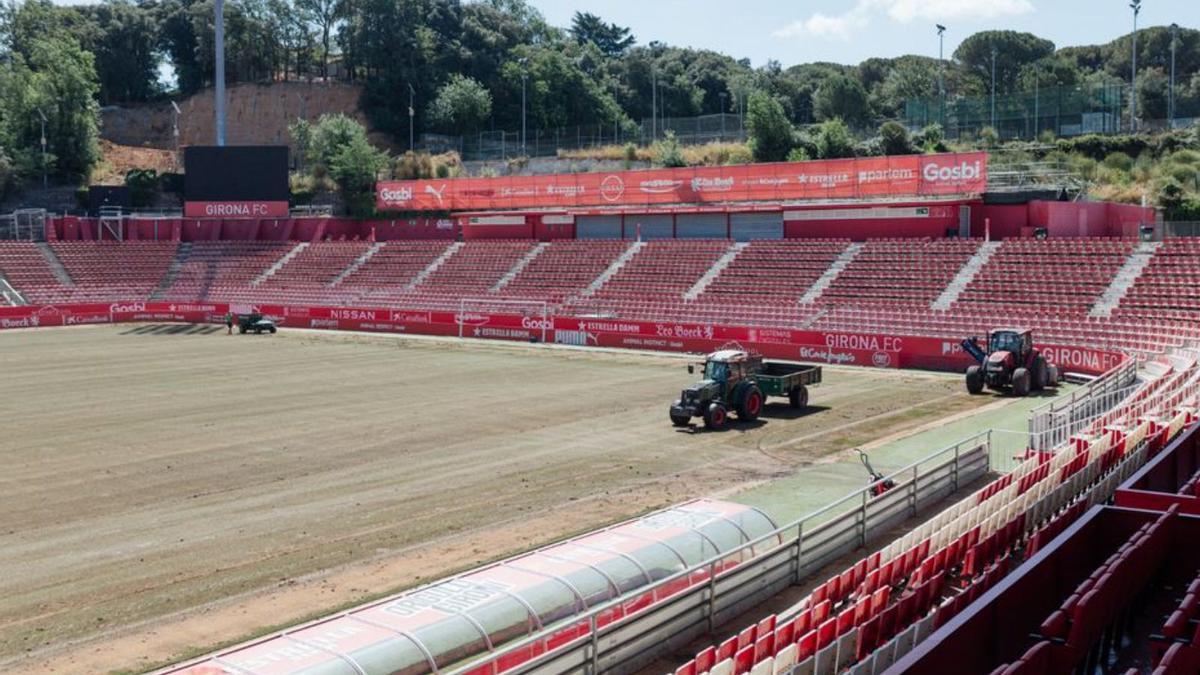 Treballs de regeneració de la gespa de Montilivi | GIRONA FC