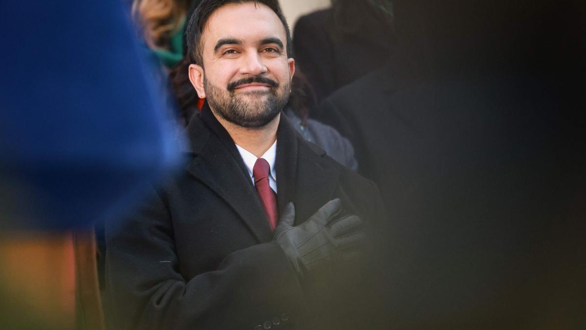NEW YORK, NEW YORK - JANUARY 01: New York Mayor Zohran Mamdani puts his hand over his heart during his ceremonial inauguration as mayor at City Hall by Thursday January 1, 2026 in New York City. Mamdani has added a “block party” to the official inauguration events to allow thousands of New Yorkers to take part. Mamdani was officially sworn in at midnight by New York Attorney General Letitia James at the Old City Hall subway station in a private ceremony.   Spencer Platt/Getty Images/AFP (Photo by SPENCER PLATT / GETTY IMAGES NORTH AMERICA / Getty Images via AFP)