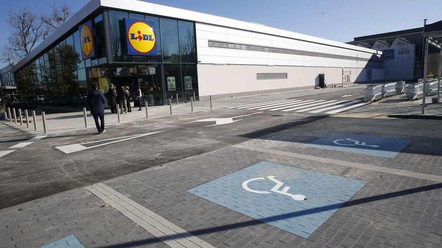 La firma Lidl abre en Avilés su tienda más grande de Asturias