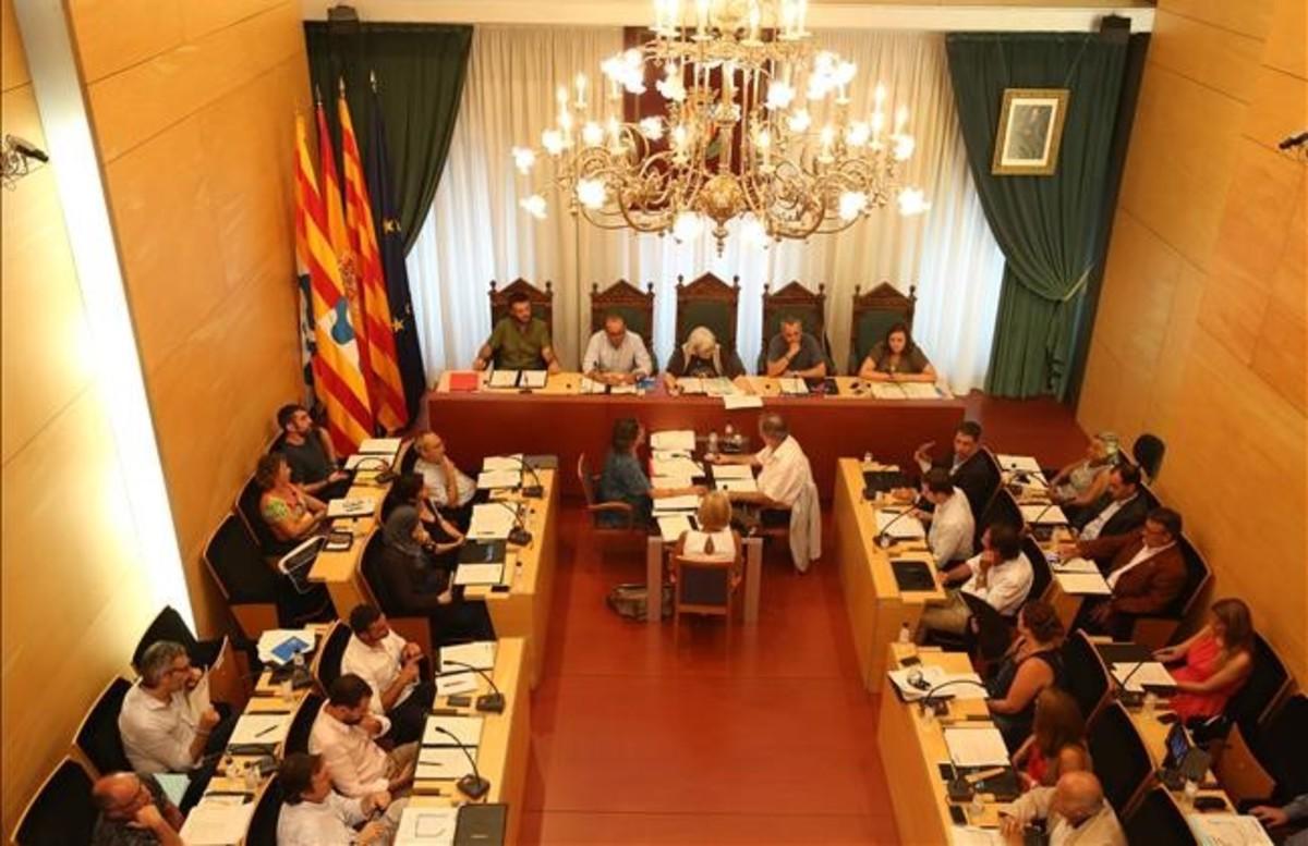 jregue31290144 20 07 2015   20 15 h badalona ple pleno municipal el govern 170628110234
