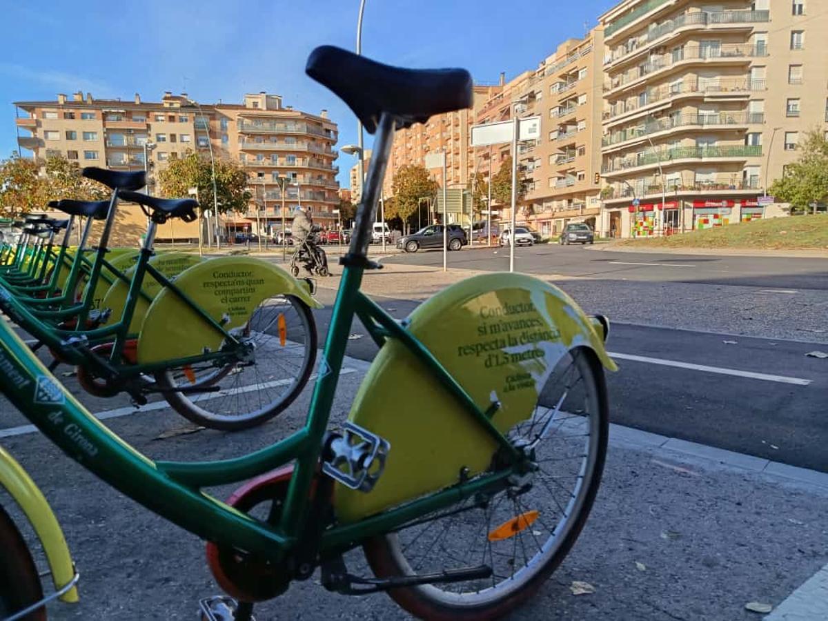 L'estació de Girocleta a la rotonda del Tren d'Olot.