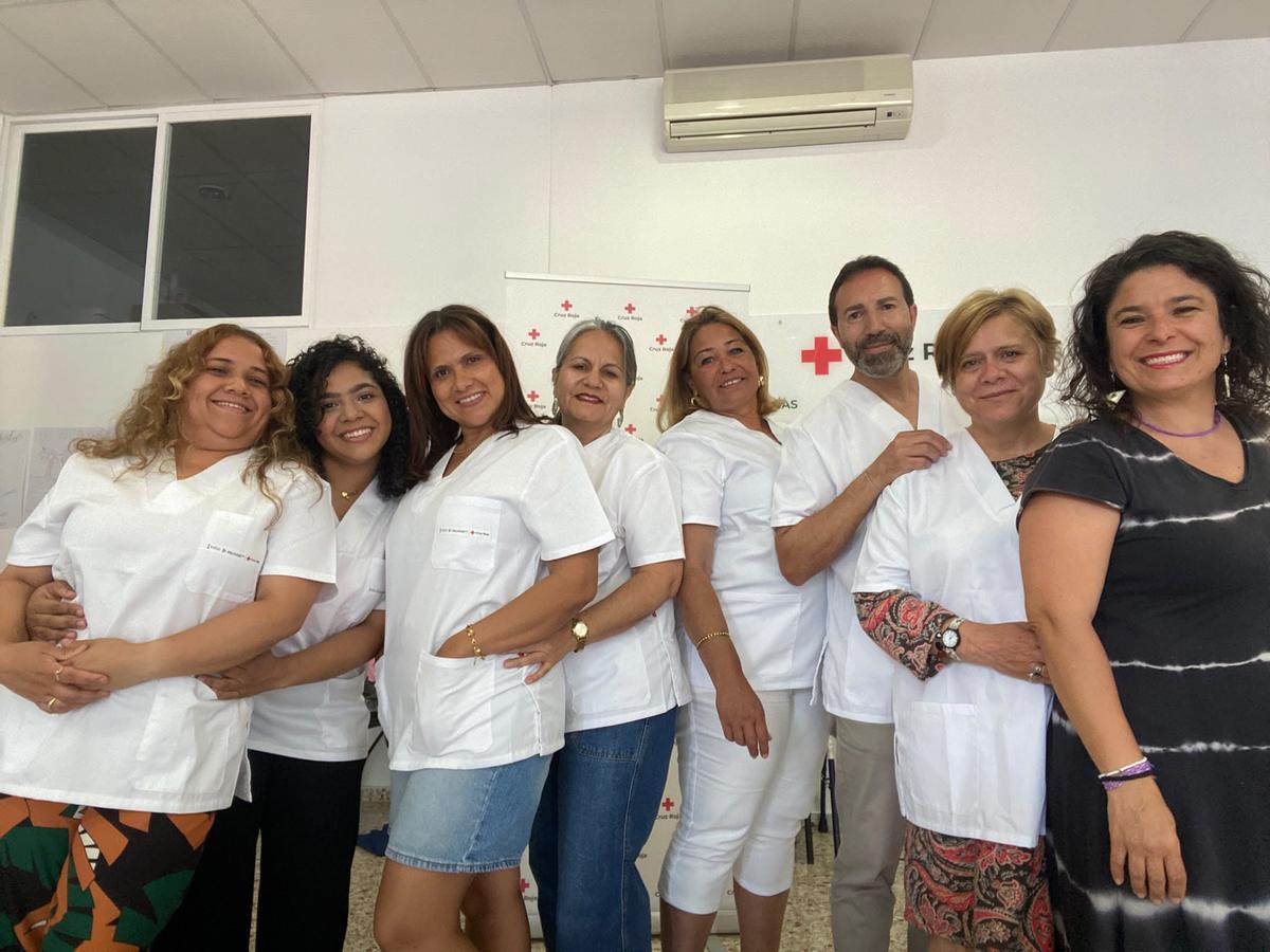 Primera promoción de Atención Sociosanitaria por la Cruz Roja de Elche.