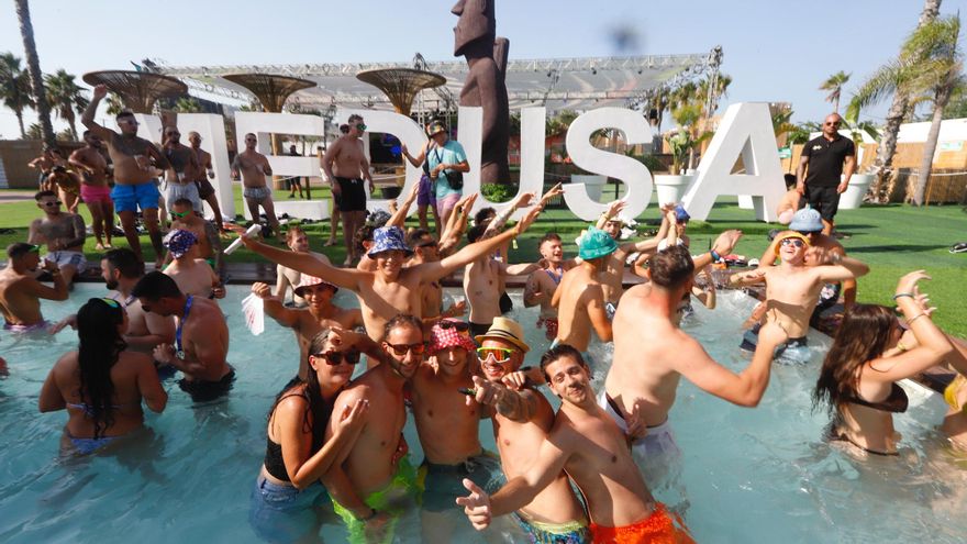 TOMORROWLAND