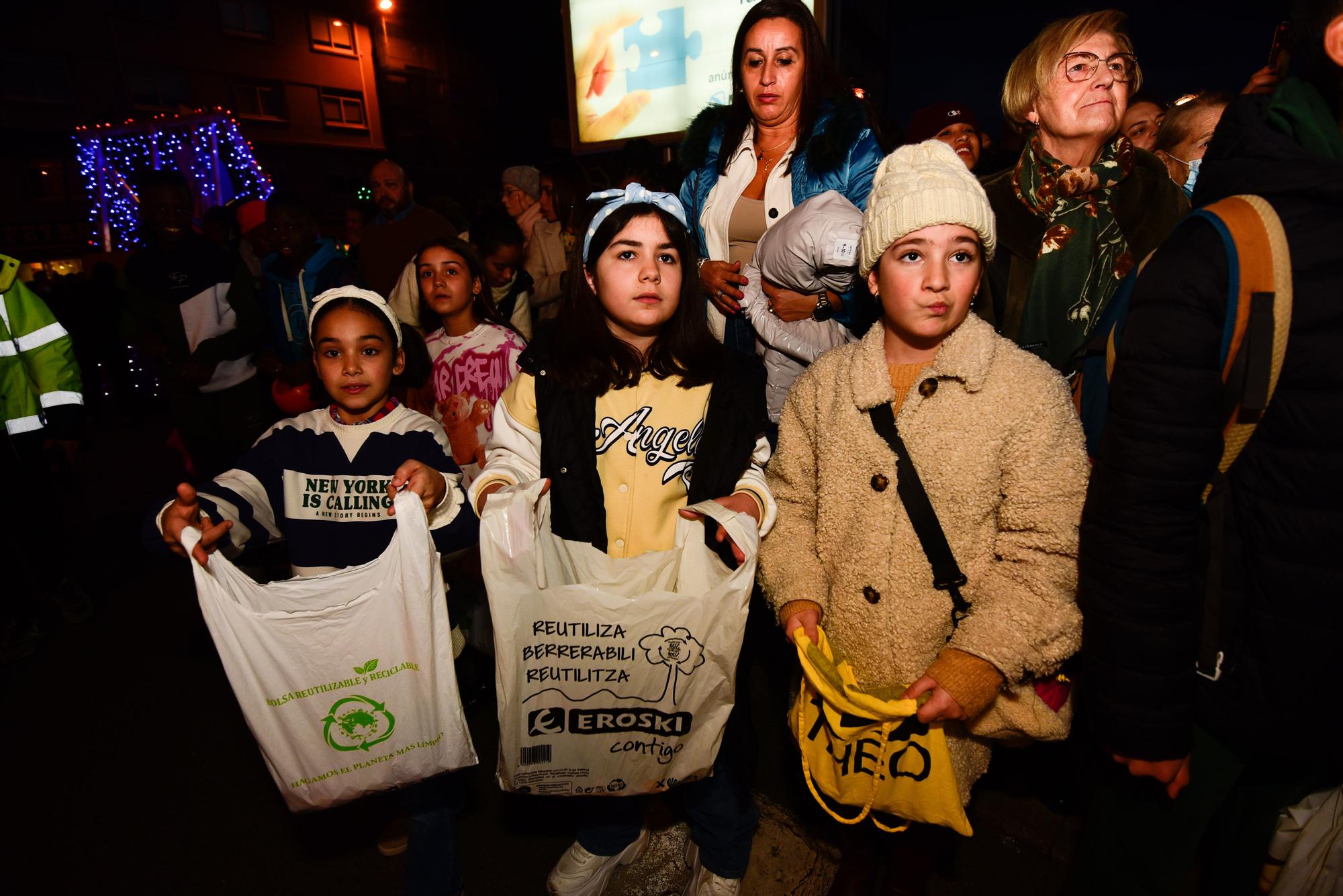 Todas las imágenes de la cabalgata de Reyes Magos 2023 en A Coruña