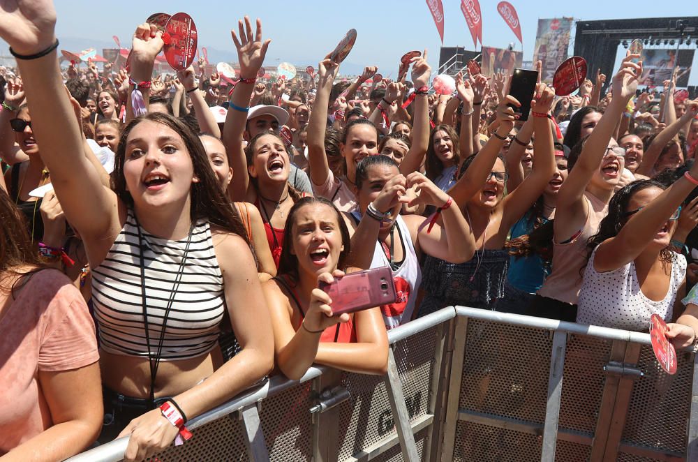 La playa de Sacaba es el escenario de más de doce horas de música en directo con la presencia de Efecto Pasillo, Gemeliers, Piso 21, la malagueña Ana Mena, Atacados, Critika y Saik, Carlos Marco...