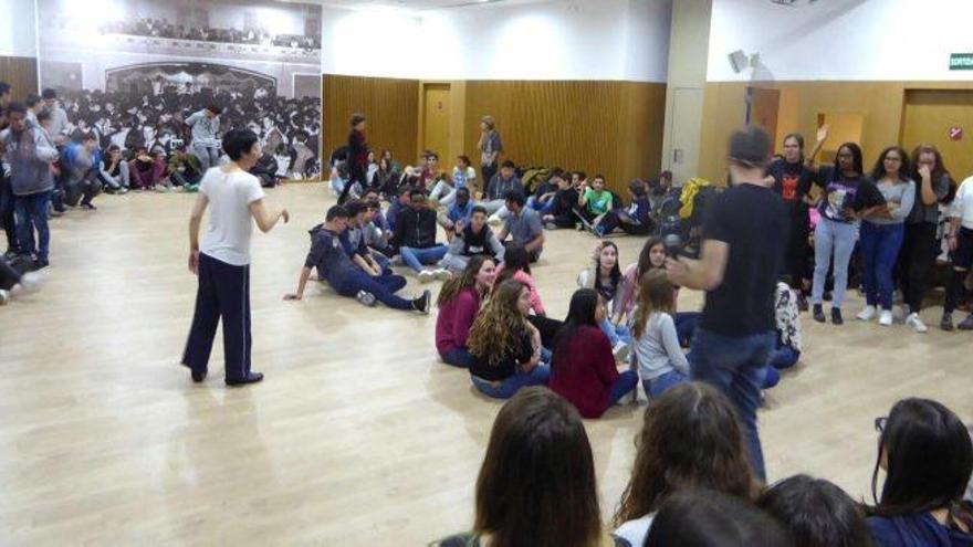 Taller de teatre fòrum dels alumnes de 3r d&#039;ESO de l&#039;institut Castellet