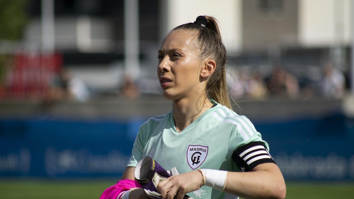 Paola Ulloa en un partido con el Madrid CFF