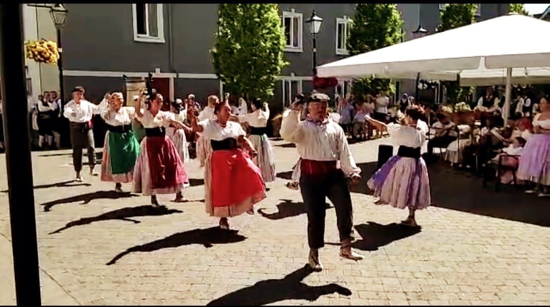 Grupo de Danzas Postiguet en Irlanda