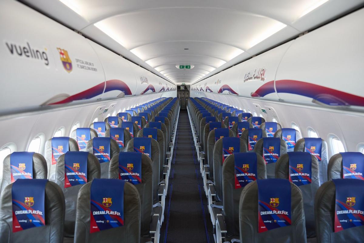 "Blaugranes al vent!": así es el nuevo avión del Barça femenino